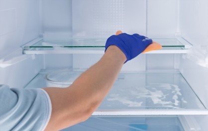 Hướng dẫn vệ sinh tủ lạnh sạch bong đón Tết