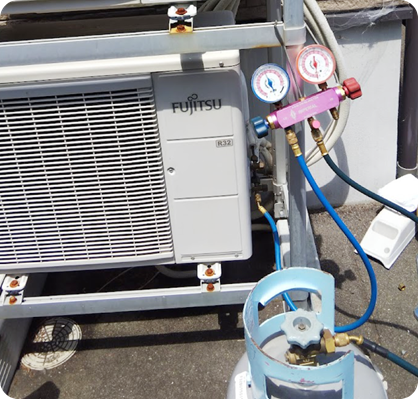 Máy lạnh chạy nhưng không mát – Đừng vội châm gas