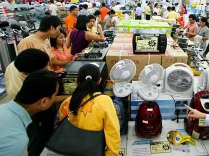 Điện lạnh vào mùa: Khuyến mãi nhưng giá vẫn trên cao