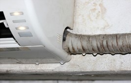 Nguyên nhân và cách khắc phục máy lạnh bị chảy nước
