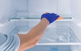 Hướng dẫn vệ sinh tủ lạnh sạch bong đón Tết